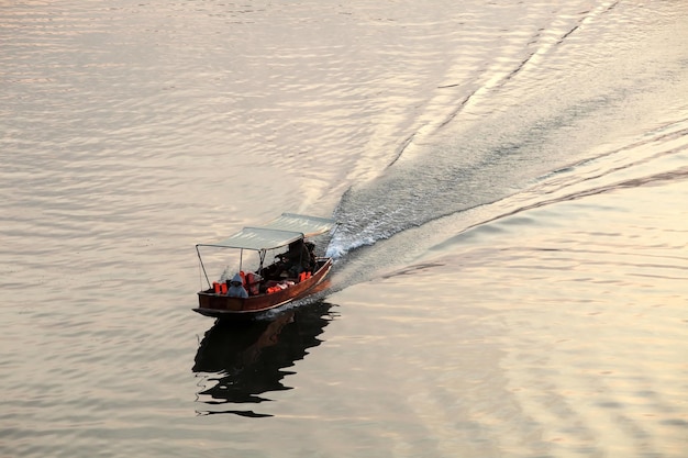 Speed boat to floating market