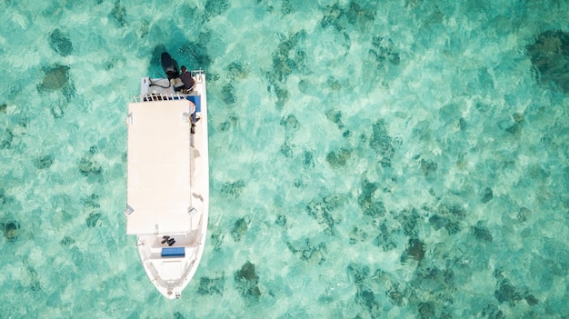 Photo speed boat at sea, gulf of thailand, aerial view