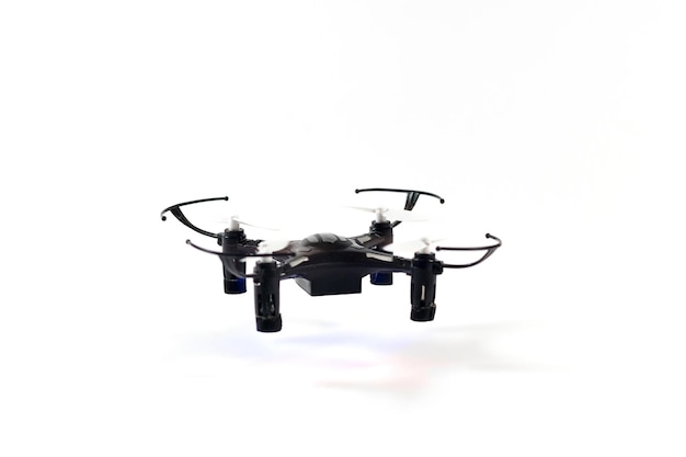 Speelgoeddrone quadrocopter. Op afstand bestuurbare quadcopter-drone.