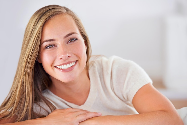 Photo spending the day at home portrait of an attractive young woman relaxing at home