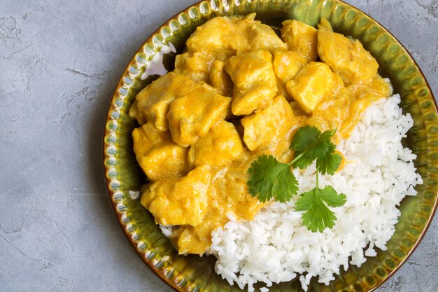 spicy chicken stewed in curry sauce.