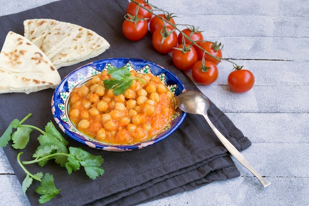 Острый карри из нута Chana Masala