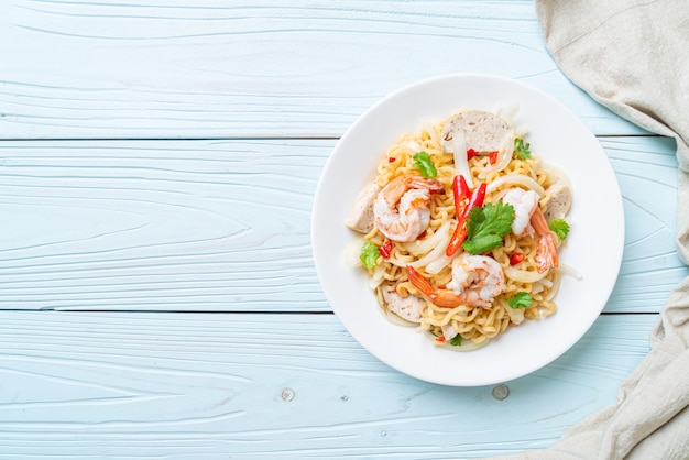 spicy instant noodles salad with shrimps