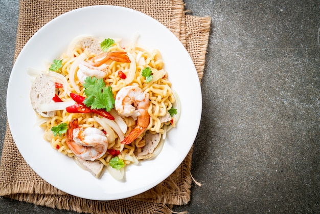 spicy instant noodles salad with shrimps