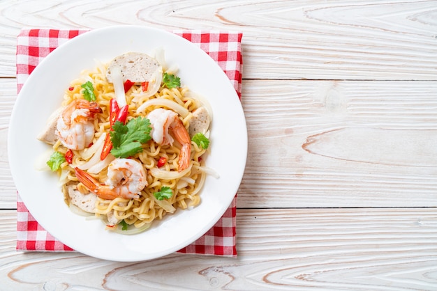 spicy instant noodles salad with shrimps