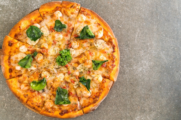 spicy shrimp (Tom Yum) pizza