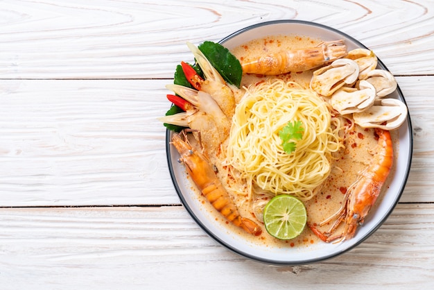 spicy shrimps spaghetti pasta (Tom Yum Goong)