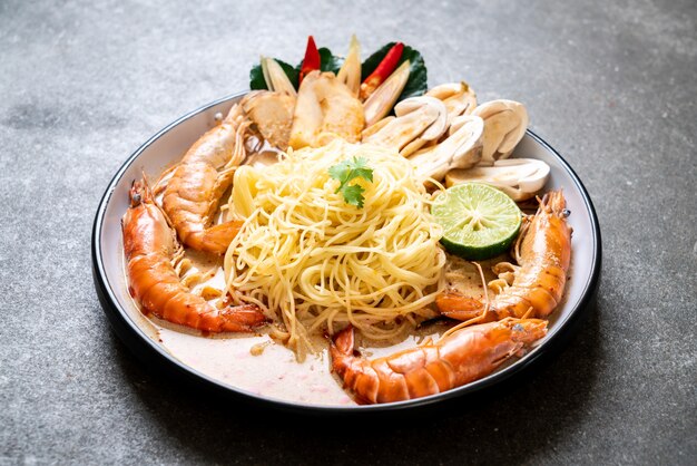 spicy shrimps spaghetti pasta (Tom Yum Goong)