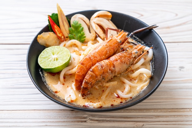 spicy shrimps udon ramen noodle (Tom Yum Goong)