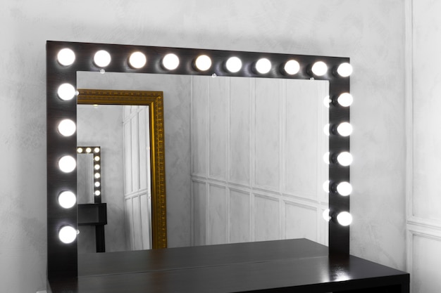 Spiegel bollen bij make-up kamer
