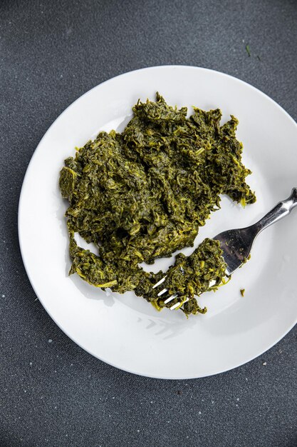 spinaak ingeblikte voedsel maaltijd snack op de tafel kopieer ruimte voedsel achtergrond rustieke bovenkant