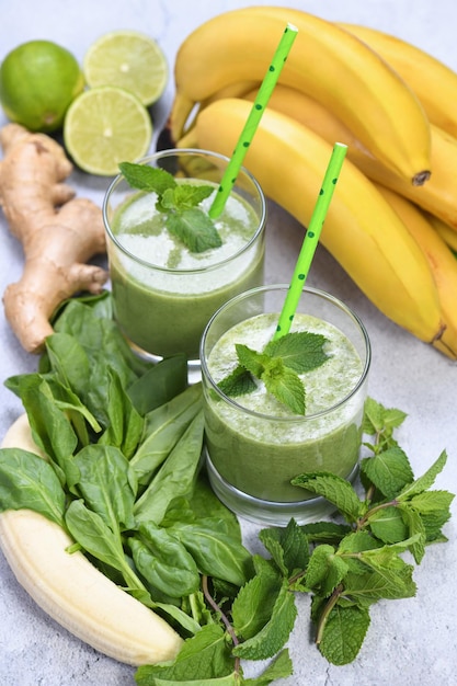 Spinach detox drink