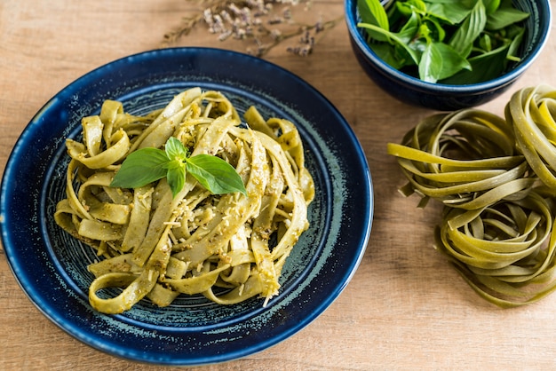 spinach fettuccine on plate