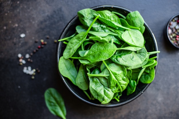 Photo spinach green juicy leaves organic salad serving portion size