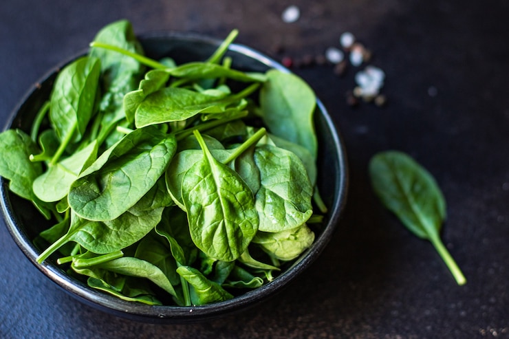 Photo spinach green juicy leaves organic salad