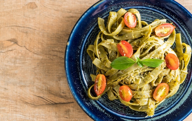 spinazie fettuccine met tomaten