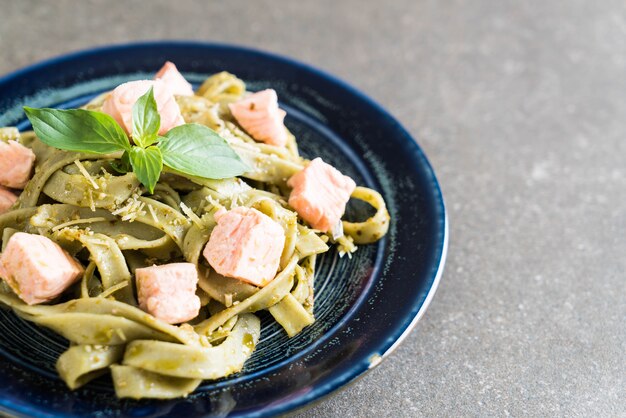spinazie fettuccine met zalm