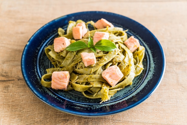 spinazie fettuccine met zalm