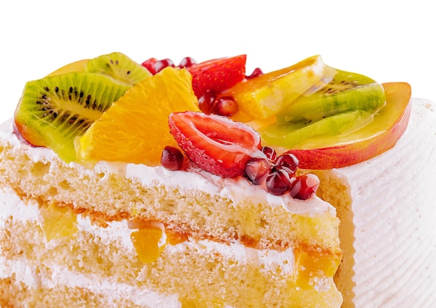 Foto torta di spugna con bacche e frutta