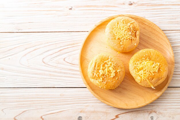 sponge cup cake with cheese