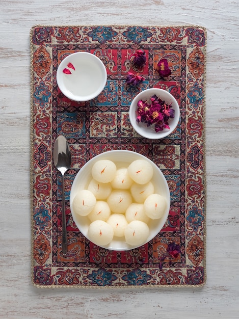 스폰지 Rasgulla 과자, 유명한 인도 달콤한 음식