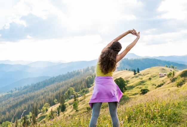 Sport en fitness concept buiten in de natuur.