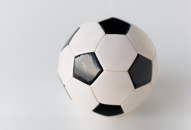 sport, voetbal, voetbal en sportartikelen concept - close-up van de bal