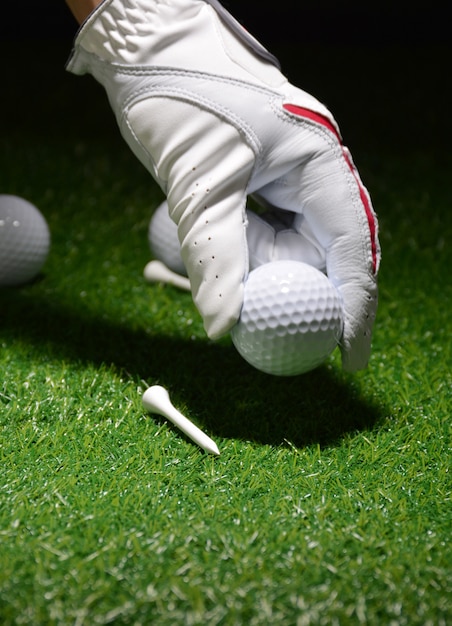 Sportobjecten gerelateerd aan golf zoals handschoenen, ballen etc.