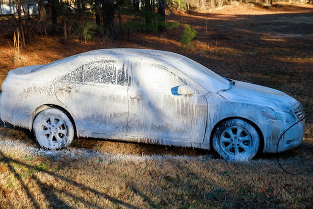 Gli spruzzatori con dosatori di sapone migliorano la cura dell'auto