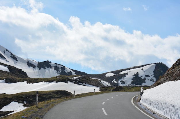 Photo spring begins on the schiestelscharte  nockalmstrasse in the nockberge