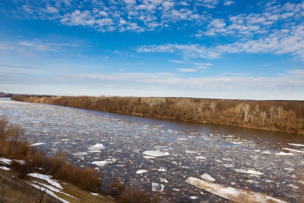 Весенний перерыв на реке Дон. Россия.