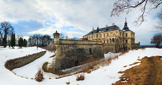 Весенняя панорама старого Подгорецкого замка (Украина, Львовская область.