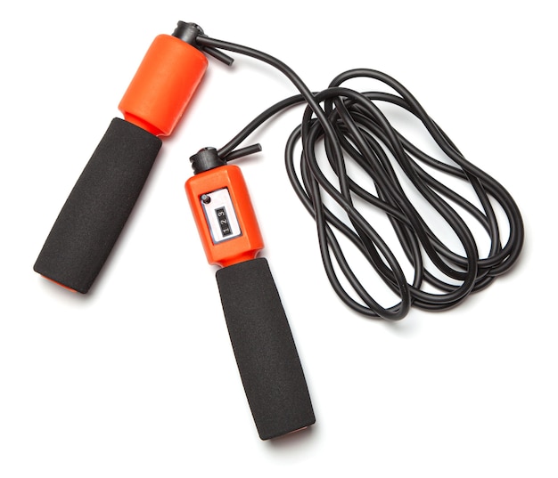 Springtouw Leuke oefeningen voor de gezondheid van het lichaam Oranje touw met springteller met zwart koord Geïsoleerd