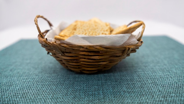 Square type crackers with salt