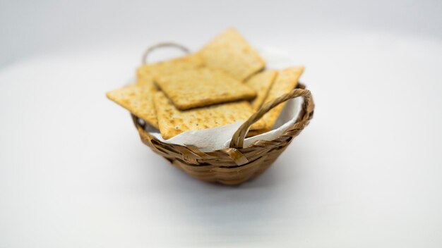 Square type crackers with salt