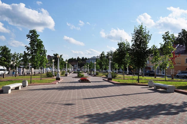 Photo square with lanterns in the center of bryansk. panorama of the square. july 30, 2021, bryansk, russia.