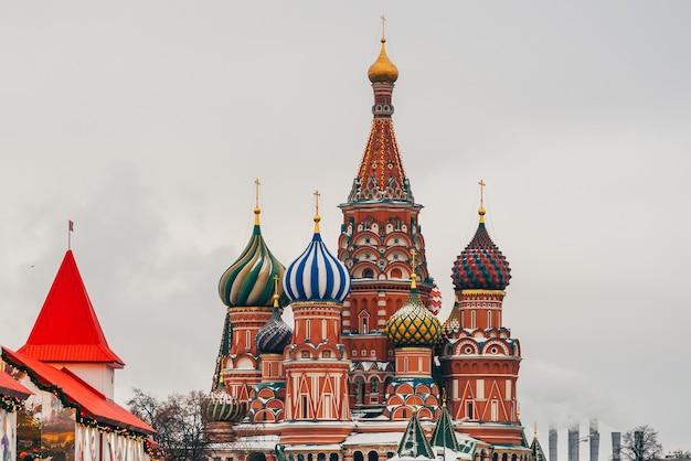 러시아 모스크바 붉은광장에 있는 성 바실리 대성당