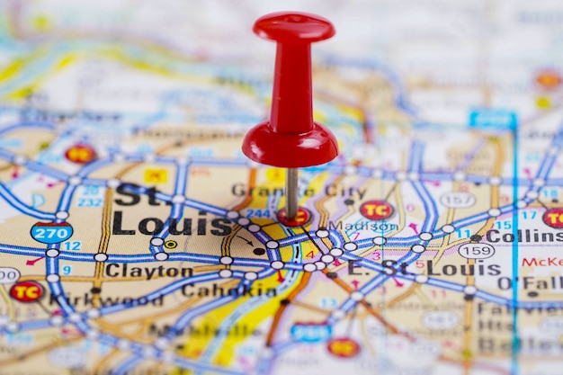 St. Louis, road map with red pushpin, city in the United States of America USA.