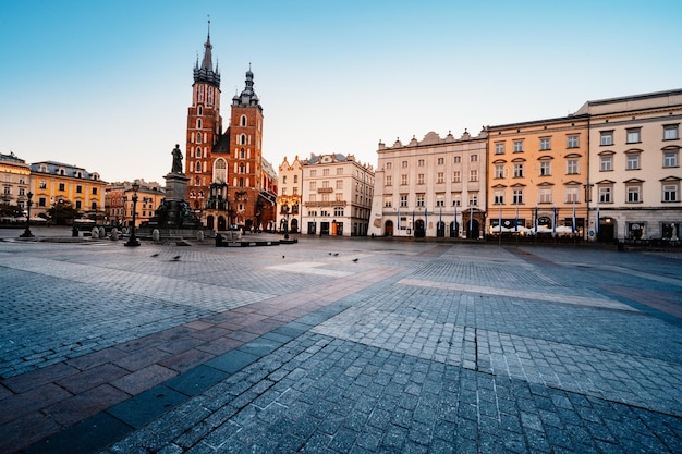 Базилика Святой Марии на главной площади краковского замка Вавель Исторический центр города с древней архитектурой