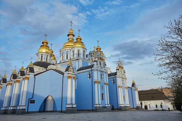 Знаменитая церковь Михайловского Златоверхого монастыря в Киеве