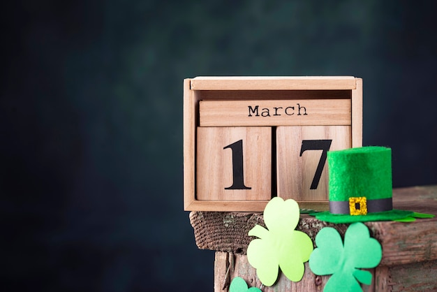 St. Patrick's Day achtergrond met kalender