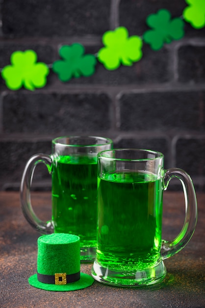 St. Patricks dag groen bier