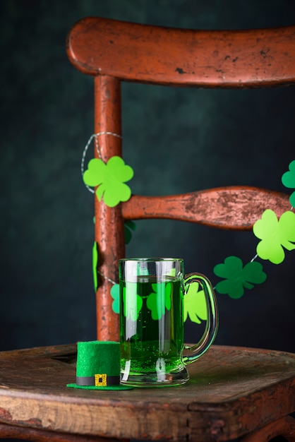 St. Patricks dag groen bier