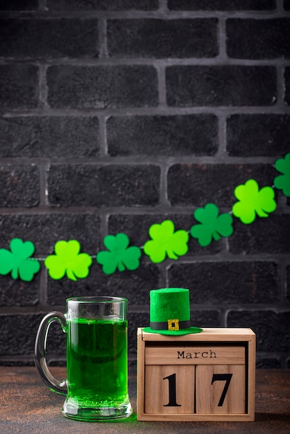 St. Patricks dag groen bier