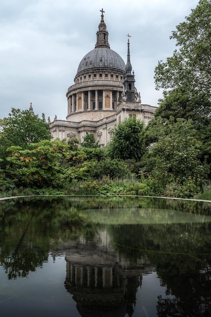 Photo st paul's cathedral in london englandtourist attractionlandmarks