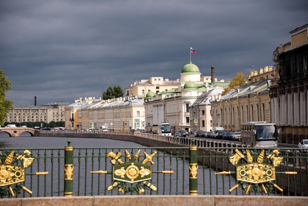 Санкт-Петербург в России вид на город с достопримечательностями