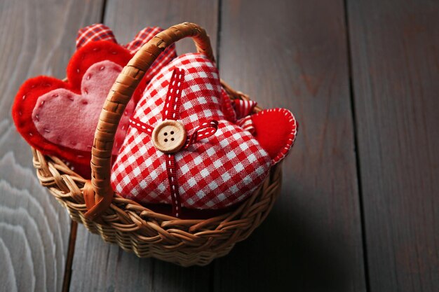 St Valentine's decor in mand op houten achtergrond