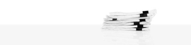 ビジネスデスク用のレポート用紙ドキュメント、年次レポート用のビジネスドキュメントのスタック。ビジネスと財務の概念。スタイリッシュな黒と白のバナー。コピースペース。高品質の写真