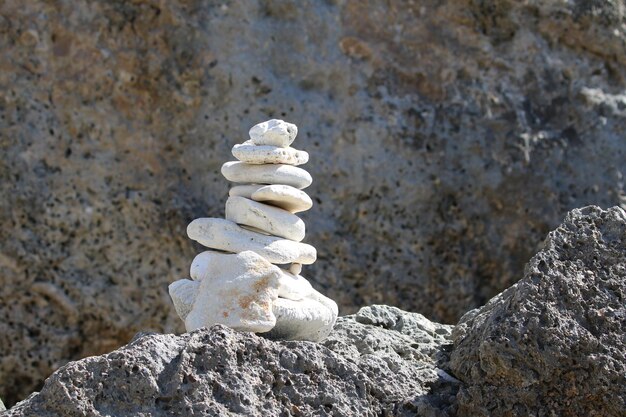 Photo stack of rocks on beach