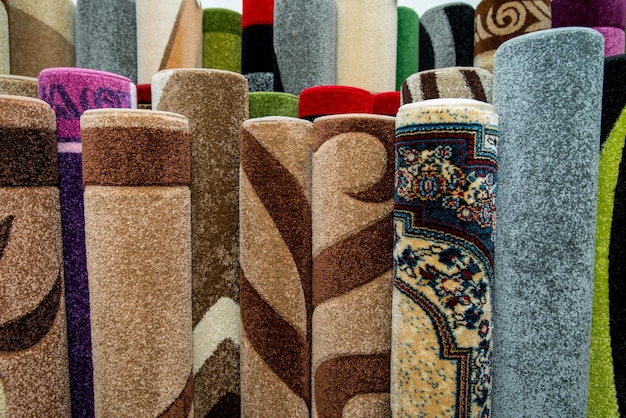 Foto pila di tappeti